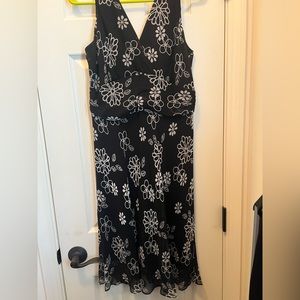 Nine west black and white dress size 12